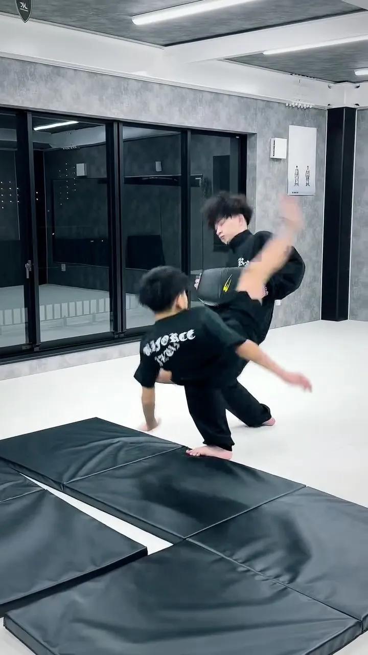 @3110knt  胴回しの人🥋