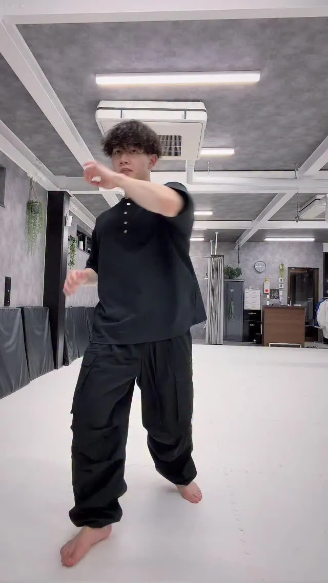 ローキック ▶︎ 内回し蹴り