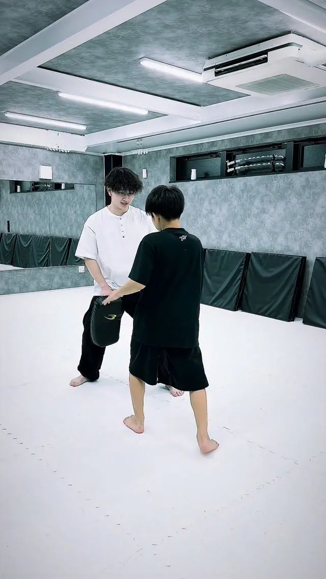 @3110knt 与座キック ⇨ 胴回し回転蹴り