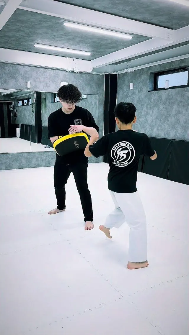 @yo.shi_to44 後ろ蹴り＆後ろ回し