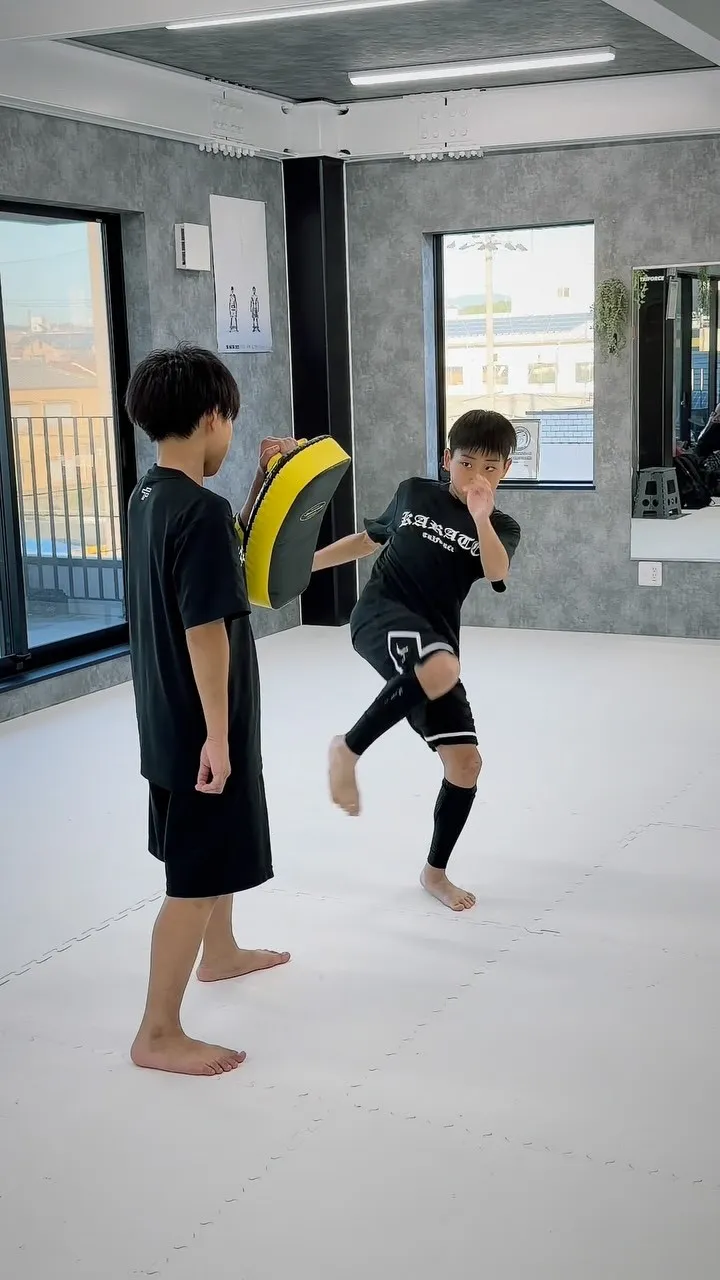 @yo.shi_to44 内回し蹴り💥