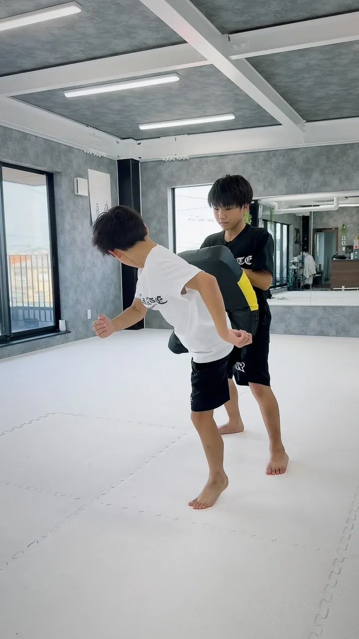 パーソナル：後ろ蹴り💥