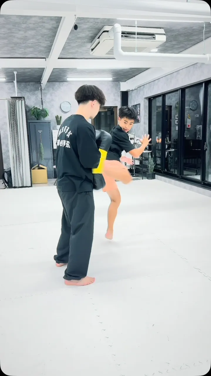 初中級の子でも後ろ蹴りできます‼️